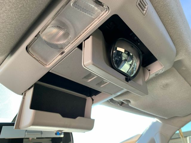 2018 Toyota Sequoia Platinum 4WD 5.7L V8 - 22965370 - 77