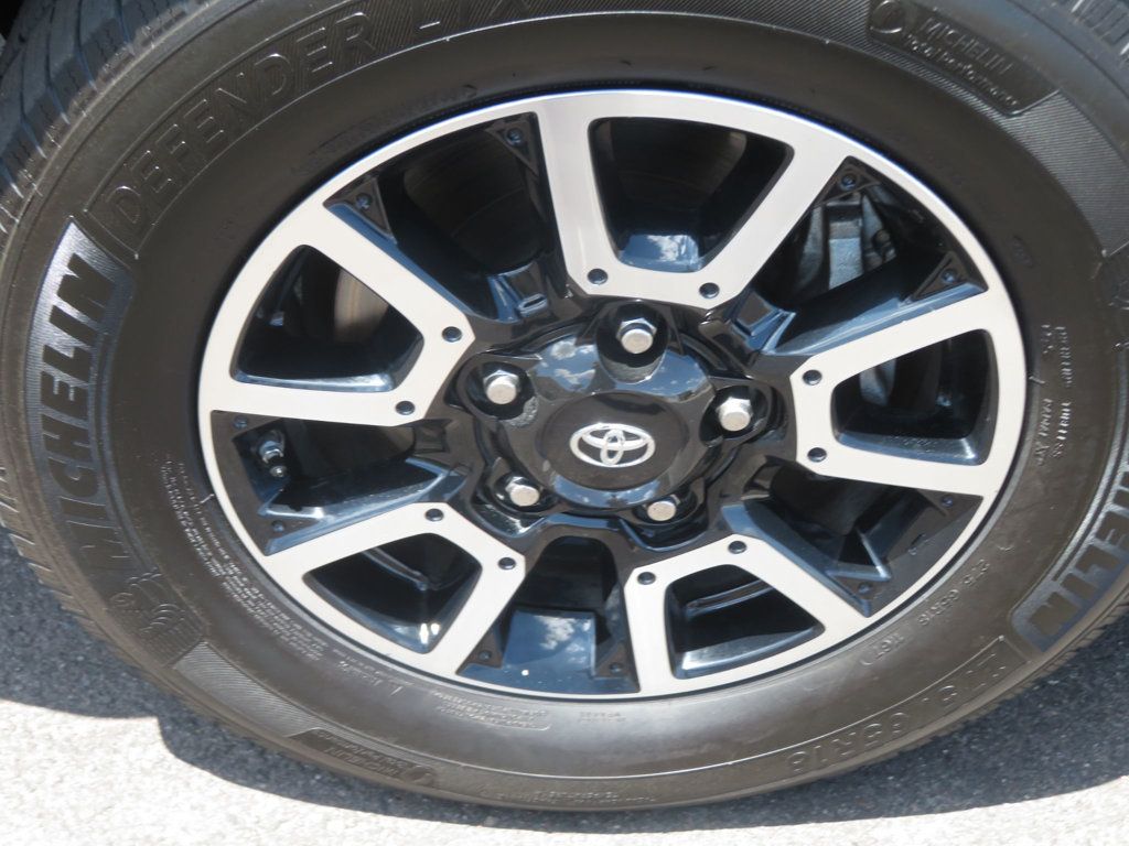 2018 Toyota Sequoia PLATINUM SEQUOIA 4X4 LEATHER 2 OWNER EXTRA CLEAN 3RD ROW SEAT  - 22888950 - 14