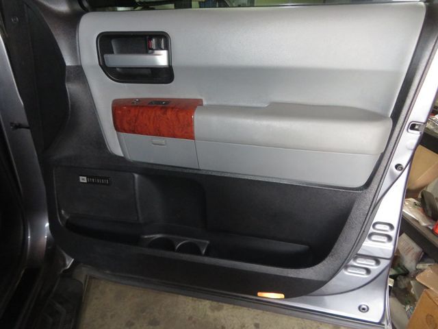 2018 Toyota Sequoia PLATINUM SEQUOIA 4X4 LEATHER 2 OWNER EXTRA CLEAN 3RD ROW SEAT  - 22888950 - 30