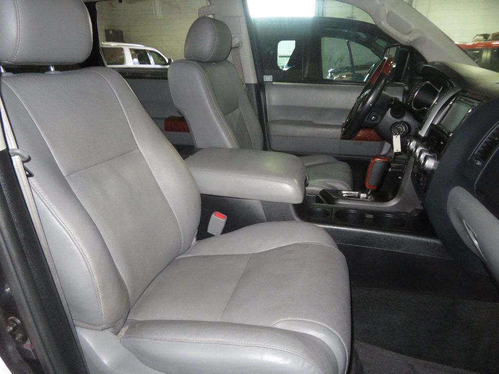 2018 Toyota Sequoia PLATINUM SEQUOIA 4X4 LEATHER 2 OWNER EXTRA CLEAN 3RD ROW SEAT  - 22888950 - 34