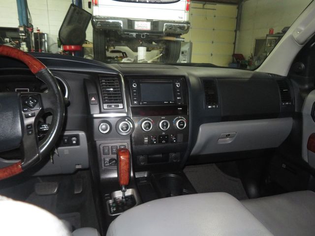 2018 Toyota Sequoia PLATINUM SEQUOIA 4X4 LEATHER 2 OWNER EXTRA CLEAN 3RD ROW SEAT  - 22888950 - 37