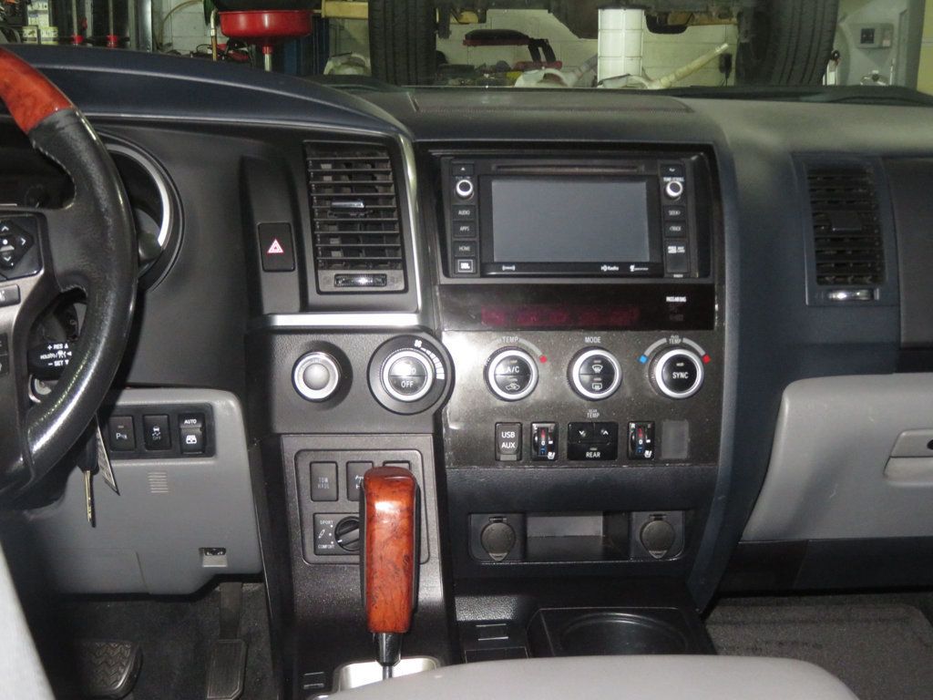 2018 Toyota Sequoia PLATINUM SEQUOIA 4X4 LEATHER 2 OWNER EXTRA CLEAN 3RD ROW SEAT  - 22888950 - 38