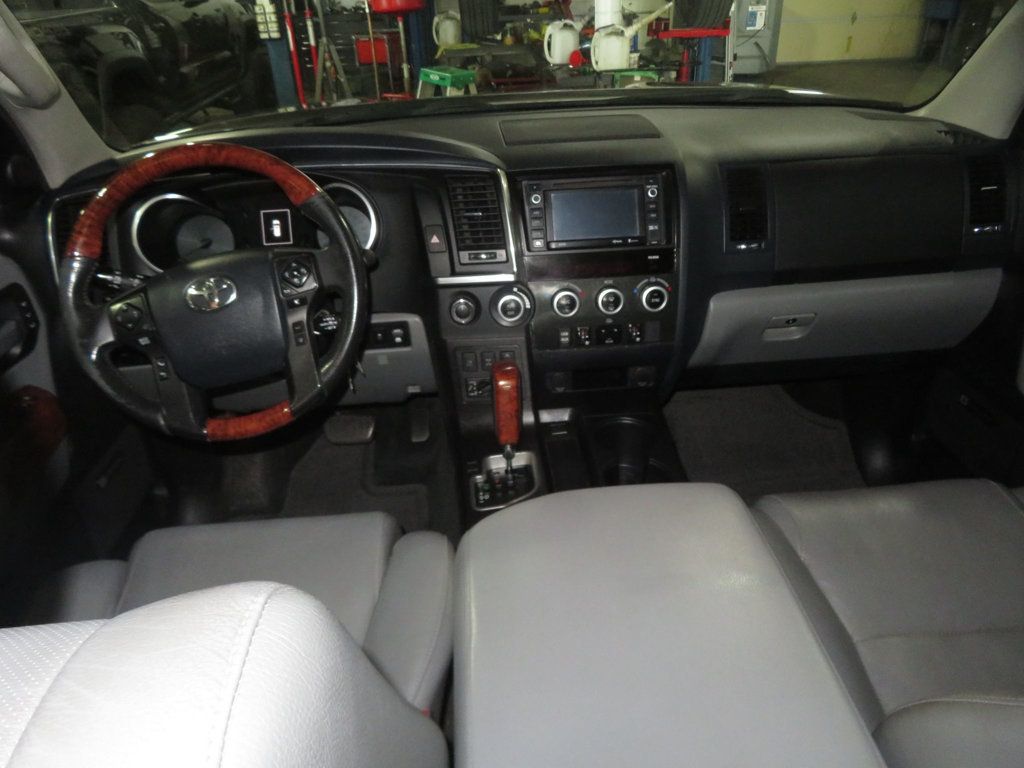 2018 Toyota Sequoia PLATINUM SEQUOIA 4X4 LEATHER 2 OWNER EXTRA CLEAN 3RD ROW SEAT  - 22888950 - 39