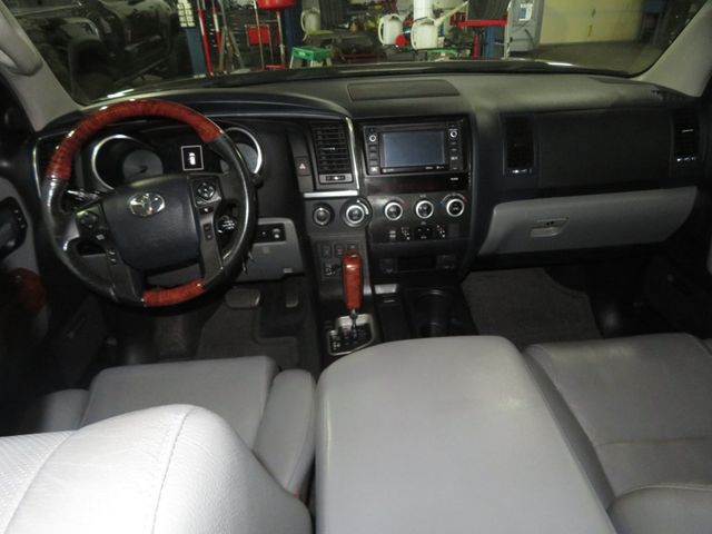 2018 Toyota Sequoia PLATINUM SEQUOIA 4X4 LEATHER 2 OWNER EXTRA CLEAN 3RD ROW SEAT  - 22888950 - 39