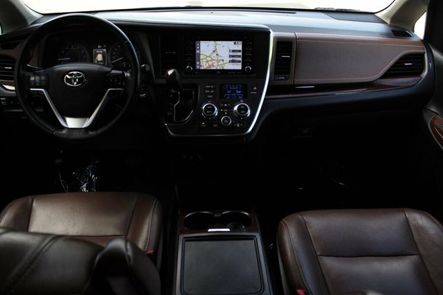 2018 Toyota Sienna AWD LIMITED PREMIUM w/NAVIGATION, DUAL PANO MOONROOF, & LEATHER - 23039669 - 12