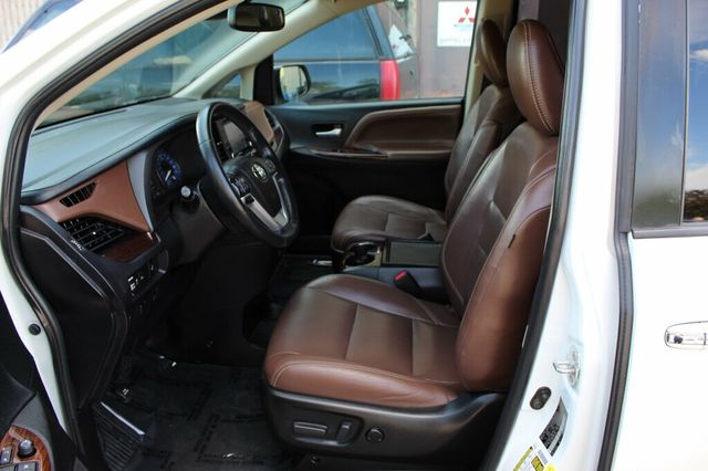 2018 Toyota Sienna AWD LIMITED PREMIUM w/NAVIGATION, DUAL PANO MOONROOF, & LEATHER - 23039669 - 24