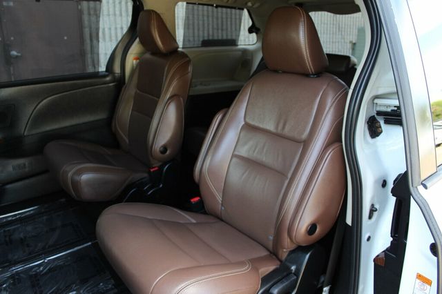 2018 Toyota Sienna AWD LIMITED PREMIUM w/NAVIGATION, DUAL PANO MOONROOF, & LEATHER - 23039669 - 29