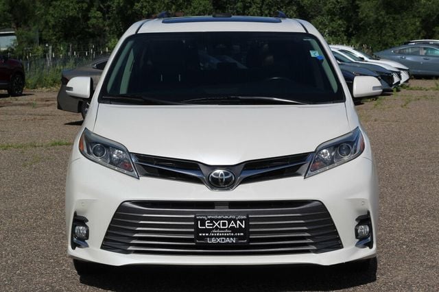 2018 Toyota Sienna AWD LIMITED PREMIUM w/NAVIGATION, DUAL PANO MOONROOF, & LEATHER - 23039669 - 3