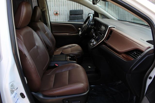 2018 Toyota Sienna AWD LIMITED PREMIUM w/NAVIGATION, DUAL PANO MOONROOF, & LEATHER - 23039669 - 6