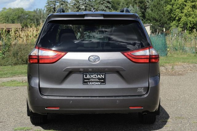 2018 Toyota Sienna AWD ONE OWNER XLE W/ NAVIGATION, LEATHER, MOONROOF - 23075583 - 4