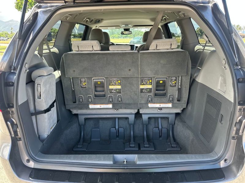 2018 Toyota Sienna LE Automatic Access Seat FWD 7-Passenger - 23050755 - 19