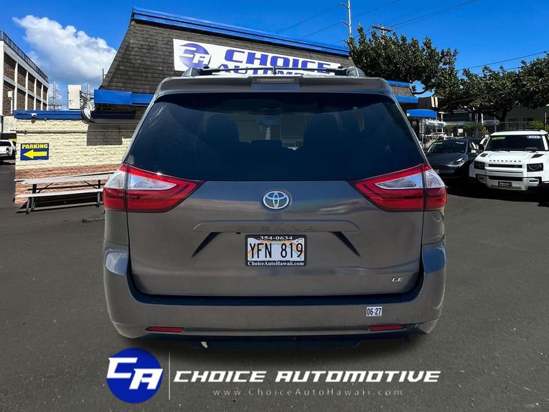 2018 Toyota Sienna LE Automatic Access Seat FWD 7-Passenger - 23050755 - 6