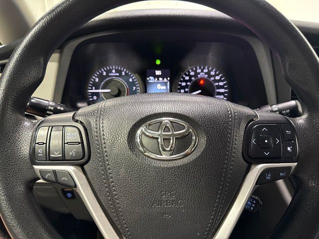 2018 Toyota Sienna LE Automatic Access Seat FWD 7-Passenger - 23073659 - 12