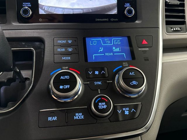 2018 Toyota Sienna LE Automatic Access Seat FWD 7-Passenger - 23073659 - 18