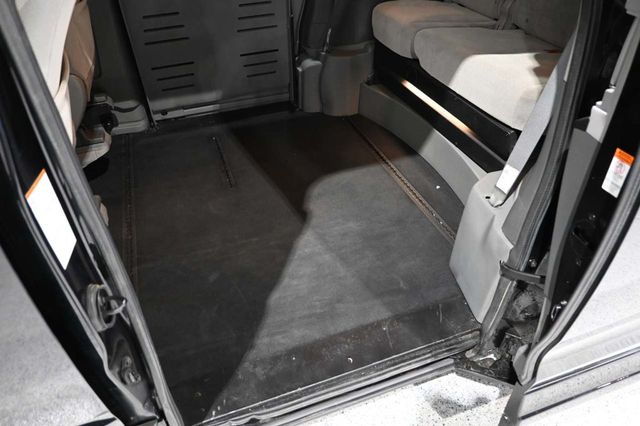 2018 Toyota Sienna LE Automatic Access Seat FWD 7-Passenger - 23063682 - 27