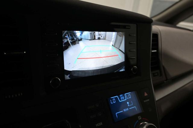 2018 Toyota Sienna LE Automatic Access Seat FWD 7-Passenger - 23063682 - 36