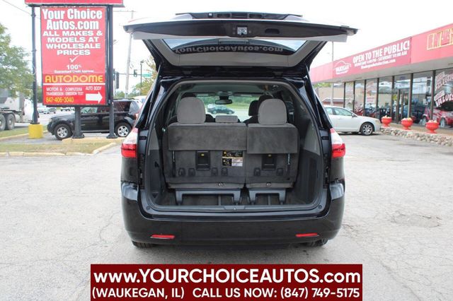 2018 Toyota Sienna LE Automatic Access Seat FWD 7-Passenger - 22912351 - 9