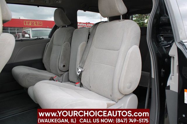 2018 Toyota Sienna LE Automatic Access Seat FWD 7-Passenger - 22912351 - 16