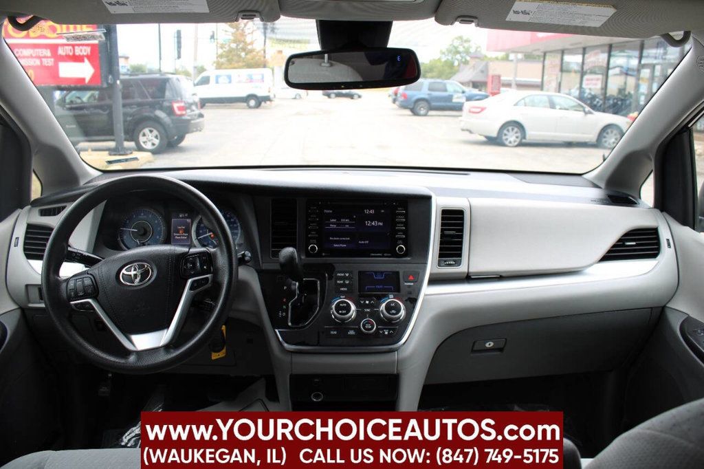 2018 Toyota Sienna LE Automatic Access Seat FWD 7-Passenger - 22912351 - 18