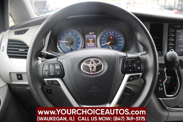2018 Toyota Sienna LE Automatic Access Seat FWD 7-Passenger - 22912351 - 21
