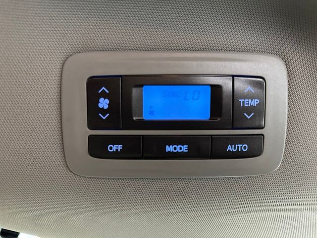 2018 Toyota Sienna LE FWD 8-Passenger - 23073659 - 27
