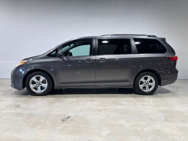 2018 Toyota Sienna LE FWD 8-Passenger - 23073659 - 3