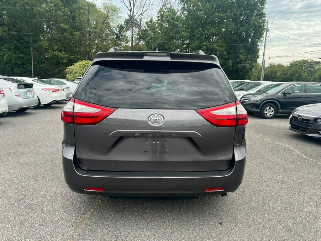 2018 Toyota Sienna LE FWD 8-Passenger - 22582460 - 3