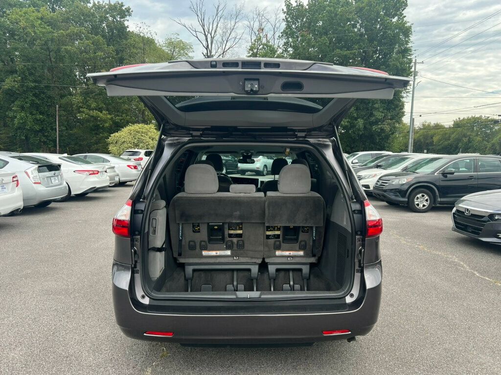 2018 Toyota Sienna LE FWD 8-Passenger - 22582460 - 4