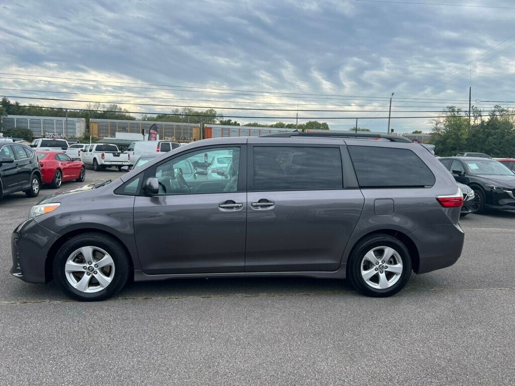 2018 Toyota Sienna LE FWD 8-Passenger - 22582460 - 7