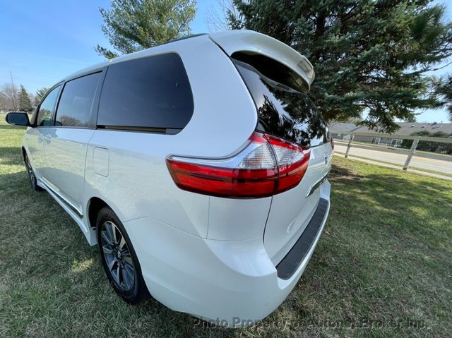 2018 Toyota Sienna Limited AWD 7-Passenger - 22359703 - 7