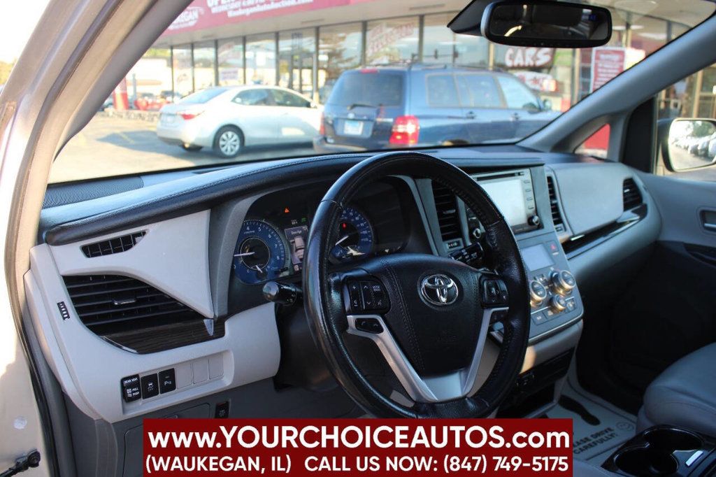 2018 Toyota Sienna Limited FWD 7-Passenger - 22916059 - 11