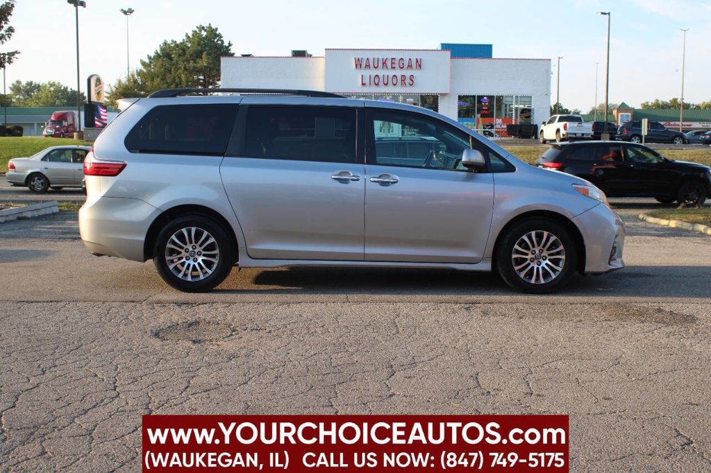 2018 Toyota Sienna Limited FWD 7-Passenger - 22916059 - 3