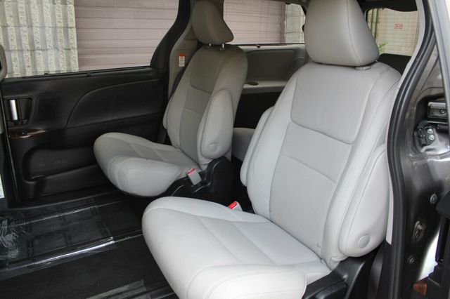 2018 Toyota Sienna ONE OWNER AWD LIMITED W/ NAVIGATION, LEATHER, MOONROOF - 23042602 - 27