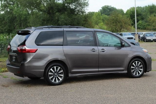 2018 Toyota Sienna ONE OWNER AWD LIMITED W/ NAVIGATION, LEATHER, MOONROOF - 23042602 - 2
