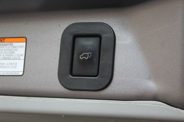 2018 Toyota Sienna ONE OWNER AWD LIMITED W/ NAVIGATION, LEATHER, MOONROOF - 23042602 - 32