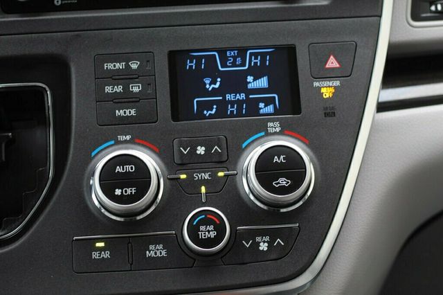 2018 Toyota Sienna ONE OWNER AWD XLE PREMIUM - 22947053 - 16