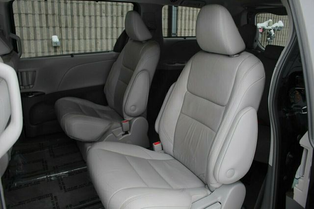 2018 Toyota Sienna ONE OWNER AWD XLE PREMIUM - 22947053 - 28