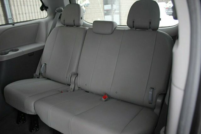 2018 Toyota Sienna ONE OWNER AWD XLE PREMIUM - 22947053 - 29