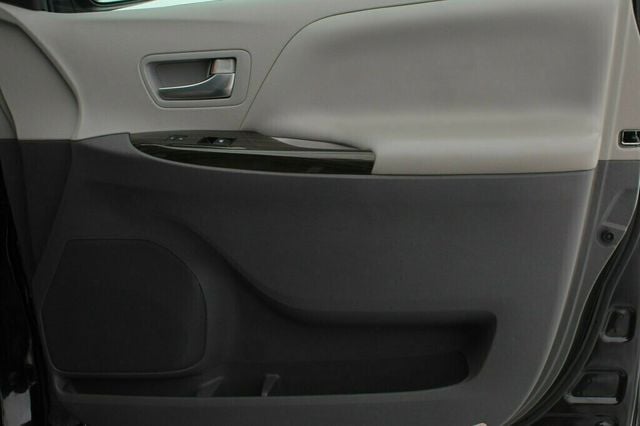 2018 Toyota Sienna ONE OWNER AWD XLE PREMIUM - 22947053 - 5