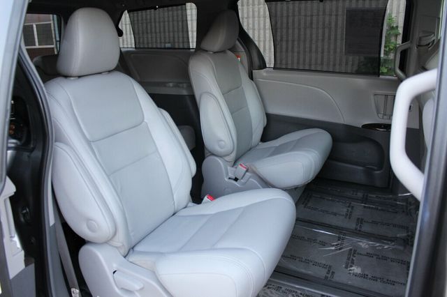 2018 Toyota Sienna ONE OWNER AWD XLE PREMIUM  - 23075583 - 10