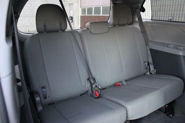 2018 Toyota Sienna ONE OWNER AWD XLE PREMIUM  - 23075583 - 11