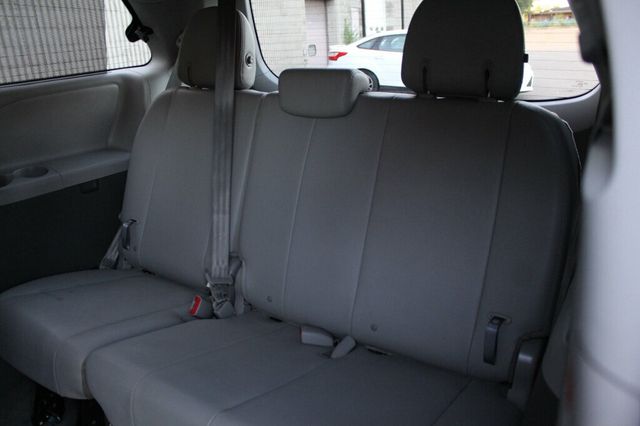 2018 Toyota Sienna ONE OWNER AWD XLE PREMIUM  - 23075583 - 28