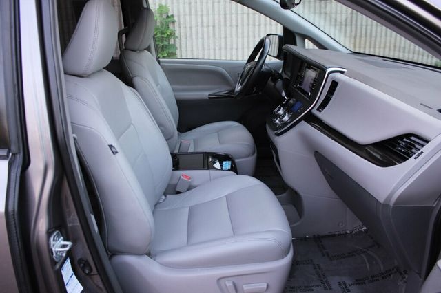 2018 Toyota Sienna ONE OWNER AWD XLE PREMIUM  - 23075583 - 6