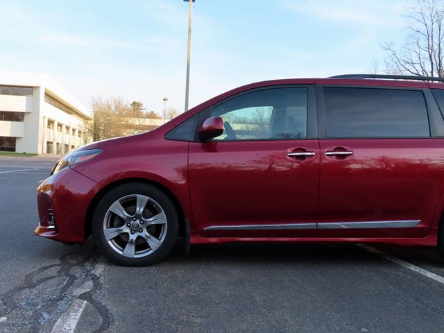 2018 Toyota Sienna SE FWD 8-Passenger - 23006227 - 10