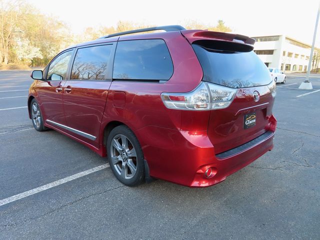 2018 Toyota Sienna SE FWD 8-Passenger - 23006227 - 12