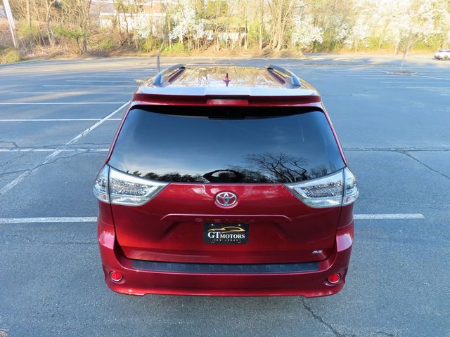 2018 Toyota Sienna SE FWD 8-Passenger - 23006227 - 14