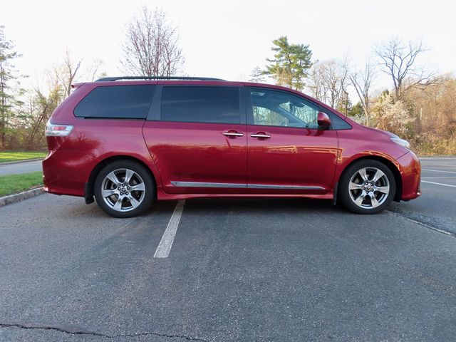 2018 Toyota Sienna SE FWD 8-Passenger - 23006227 - 16