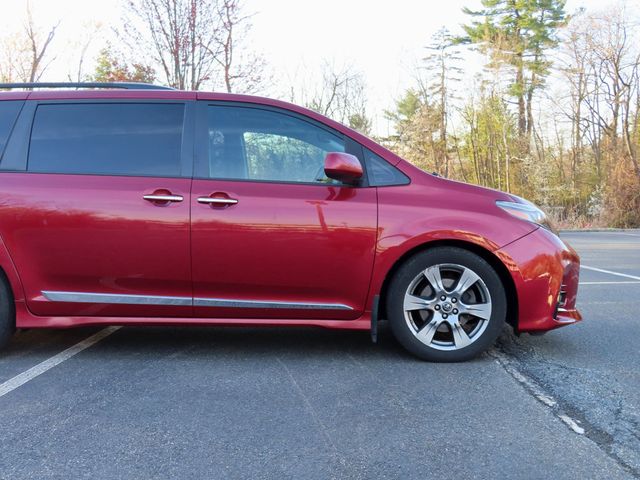 2018 Toyota Sienna SE FWD 8-Passenger - 23006227 - 18