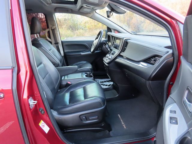 2018 Toyota Sienna SE FWD 8-Passenger - 23006227 - 22