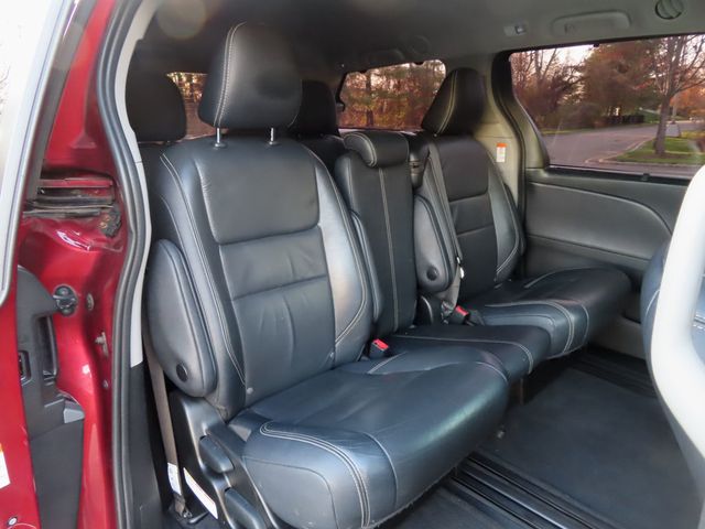 2018 Toyota Sienna SE FWD 8-Passenger - 23006227 - 26